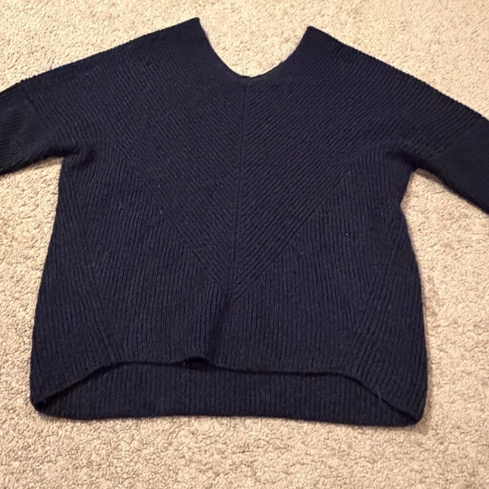 ANN TAYLOR NAVY V-NECK SWEATER WOMENS MEDIUM NEW W/O TAGS